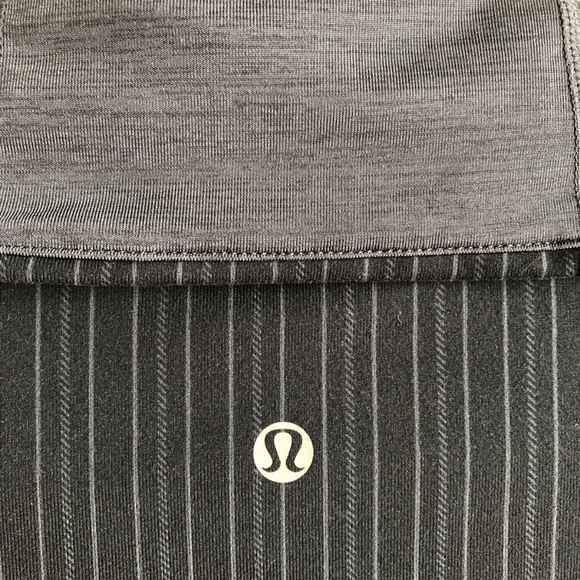 Lululemon Women's Origami Track Jacket Size 4 Grey Black Pinstripe - Picture 16 of 16